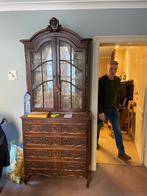 Vitrier Renaissance en noyer massif, Enlèvement