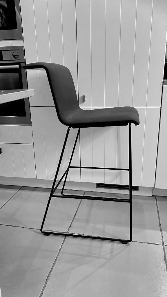Bulo Tab stoel barkruk by Alain Berteau, Huis en Inrichting, Stoelen, Zo goed als nieuw, Eén, Kunststof, Metaal, Zwart, Ophalen