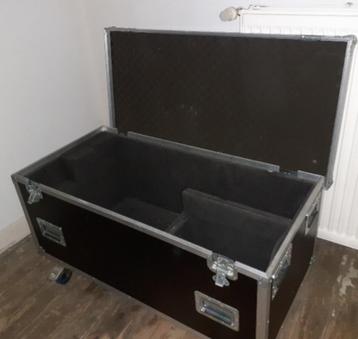 Uccle BRUXELLES coffre type FlightCase Roadinger, Musique & Instruments, Enlèvement, Utilisé, Autres instruments, Flight case