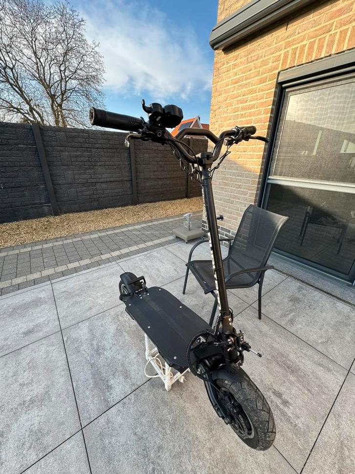 Dualtron Thunder 1 upgrade X, freins neufs, rénovée, Vélos & Vélomoteurs, Trottinettes, Comme neuf, Enlèvement