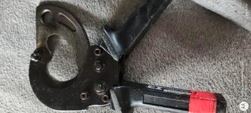 Kabel tang beschikbaar voor biedingen