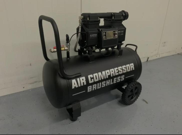 Hogedrukcompressor 40L / 9 bar, Doe-het-zelf en Bouw, Compressors, Nieuw, 6 tot 10 bar, 25 tot 100 liter, Ophalen