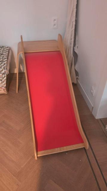 Glijbaan voor binnen beschikbaar voor biedingen