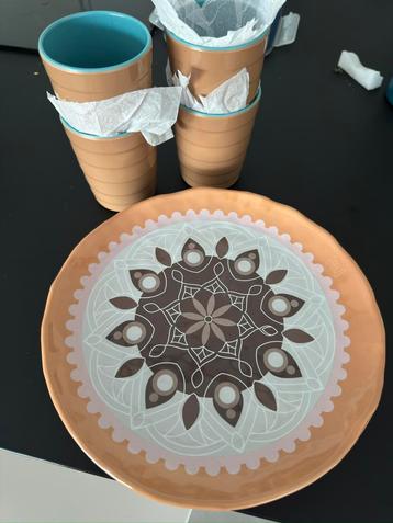 Rebel outdoor kampeerservies beschikbaar voor biedingen