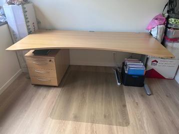 Bureau, Enlèvement, Réglable en hauteur, Comme neuf, Bureau