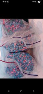 Aquarium steentjes wit en gekleurd 18kg, Dieren en Toebehoren, Ophalen of Verzenden, Gebruikt, Grind, Zand of Voedingsbodem