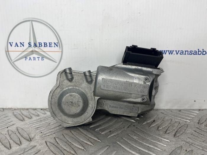 Serrure de contact électronique d'un Mercedes Sprinter, Autos : Pièces & Accessoires, Autres pièces automobiles, Mercedes-Benz