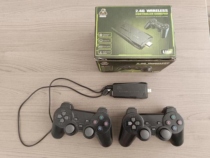2.4G wireless game stick+ 2 controllers + 10.000 spellen, Games en Spelcomputers, Spelcomputers | Overige, Zo goed als nieuw, Ophalen