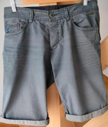 Mooie Bermuda EDC Esprit. Medium, maat: 33. Grijs (iets donk beschikbaar voor biedingen