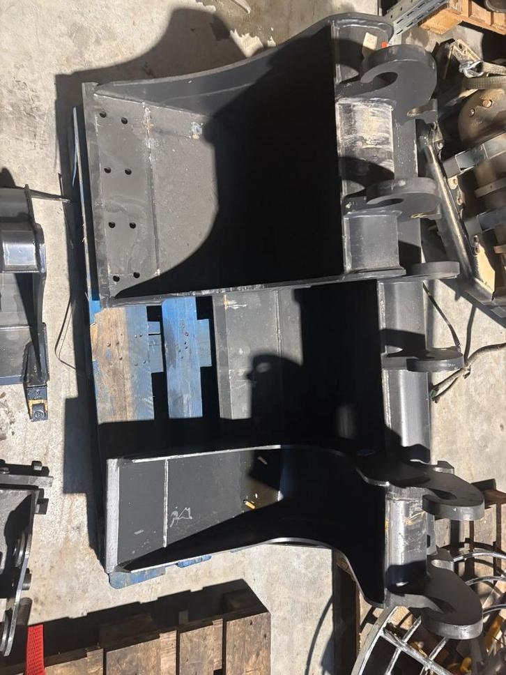 3 bacs CW05 pour pelle de 2.5T, Articles professionnels, Machines & Construction | Grues & Excavatrices, Enlèvement