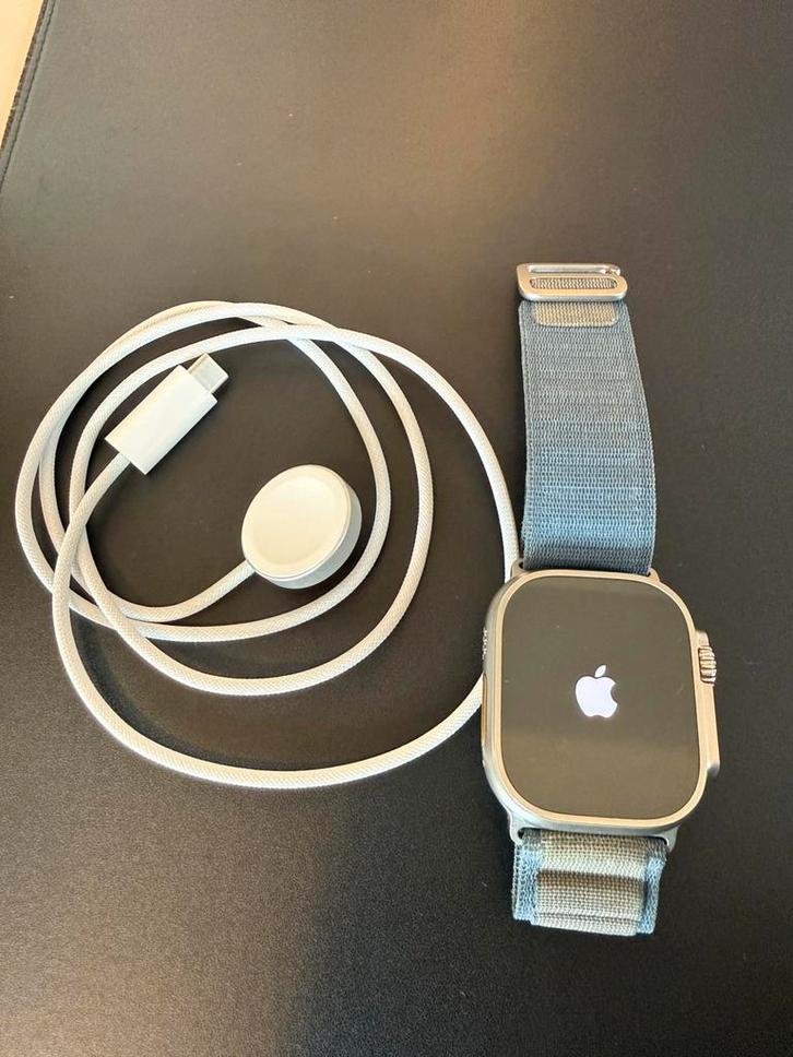 Apple Watch Ultra 2 (2024) —Optionele extra bandjes, Handtassen en Accessoires, Smartwatches, Zo goed als nieuw, Ophalen of Verzenden