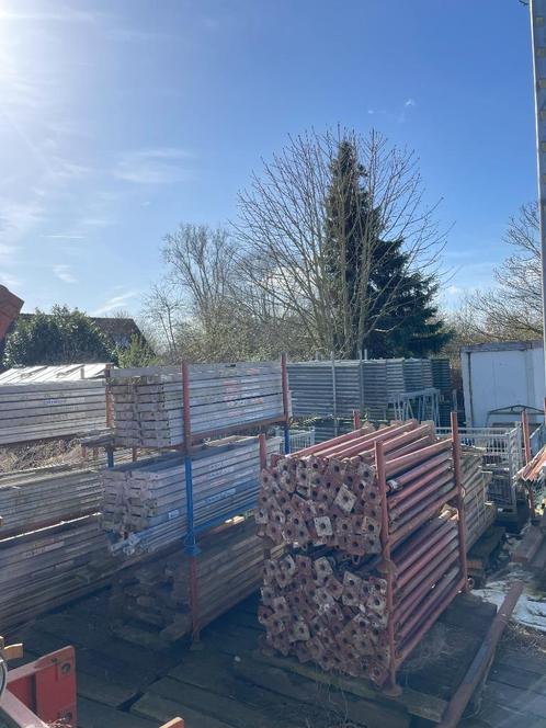 Comabi stellingsplanken steigerplanken te koop of te huur, Doe-het-zelf en Bouw, Steigers, Zo goed als nieuw, Gevelsteiger, 5 meter of hoger