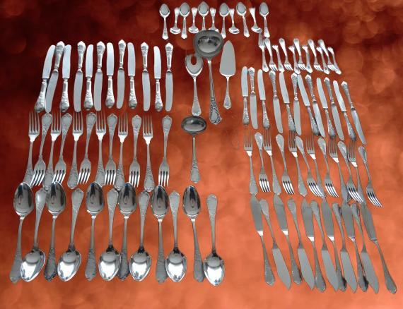 Couverts Burberg Novasil 18/8: ensemble 98 pièces, Maison & Meubles, Cuisine | Couverts, Comme neuf, Ensemble de couverts, Inox ou Chrome