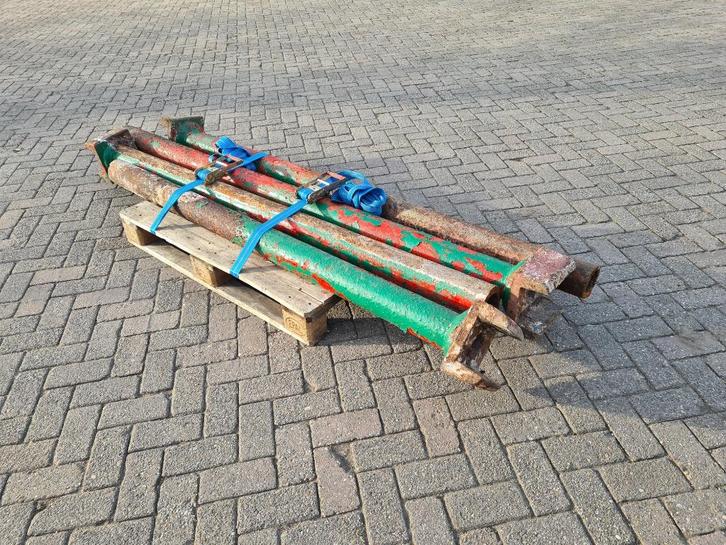 4 oude gietijzeren palen pilaren zuilen, Huis en Inrichting, Woonaccessoires | Zuilen en Pilaren, Gebruikt, Ophalen