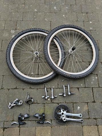 Retro vintage Shimano XT M737 8 speed groepset  beschikbaar voor biedingen