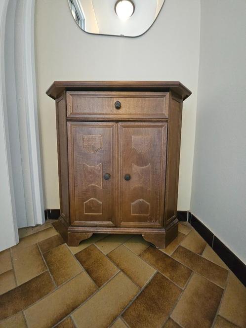 Compact houten kastje – Zelf op te halen in Asse, Huis en Inrichting, Slaapkamer | Nachtkastjes, Zo goed als nieuw, 70 cm of meer