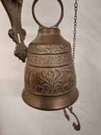 Oude koperen kloosterbel, Ophalen