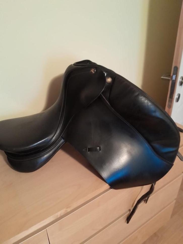 Selle dressage Prestige 17,5 équitation, Animaux & Accessoires, Chevaux & Poneys | Selles, Utilisé, Dressage, Enlèvement