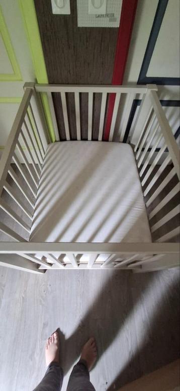 Parc pour bébé avec matelas, Enfants & Bébés, Enlèvement, Comme neuf, Rectangulaire, Réglable en hauteur