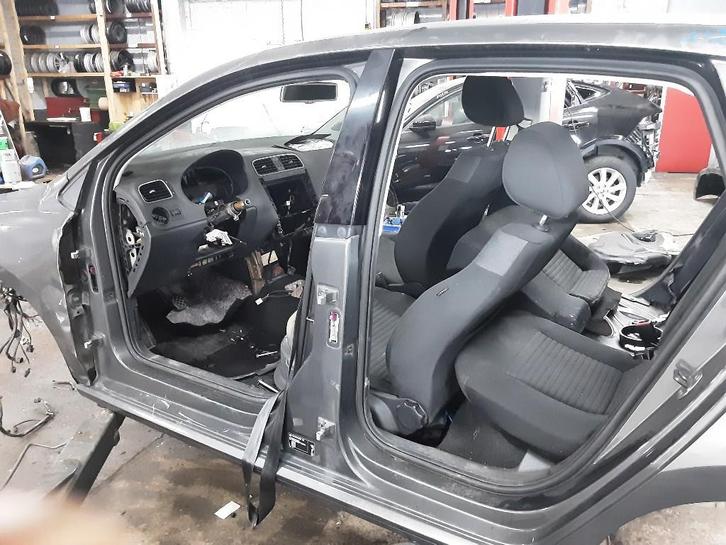 DIVERS MONTANT PORTE C G Volkswagen Polo V (6R), Autos : Pièces & Accessoires, Autres pièces automobiles, Volkswagen, Utilisé