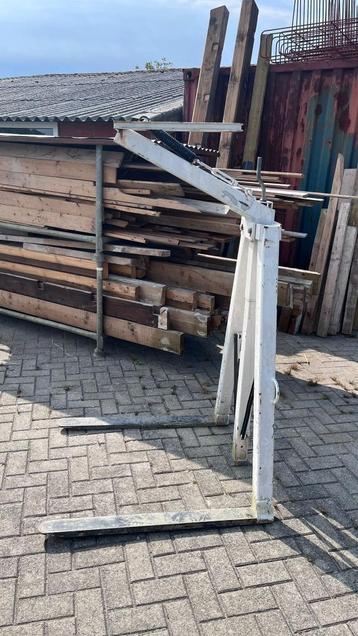 Verstelbare Pallethaak met Veer beschikbaar voor biedingen