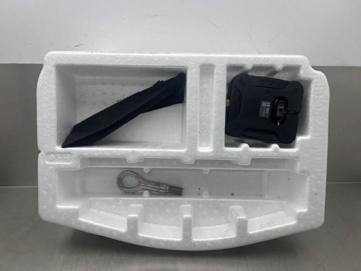 DIVERSEN Banden reparatieset Suzuki Baleno (EW / FW), Auto-onderdelen, Overige Auto-onderdelen, Suzuki, Gebruikt