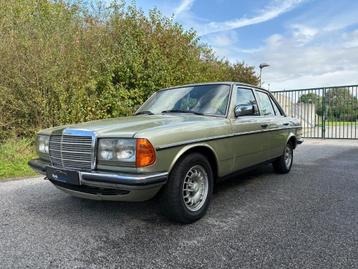 Mercedes 280E Automaat / Becker Radio / Trekhaak, Auto's, Mercedes-Benz, Automaat, 4 deurs, Lederen bekleding, Leder en Stof