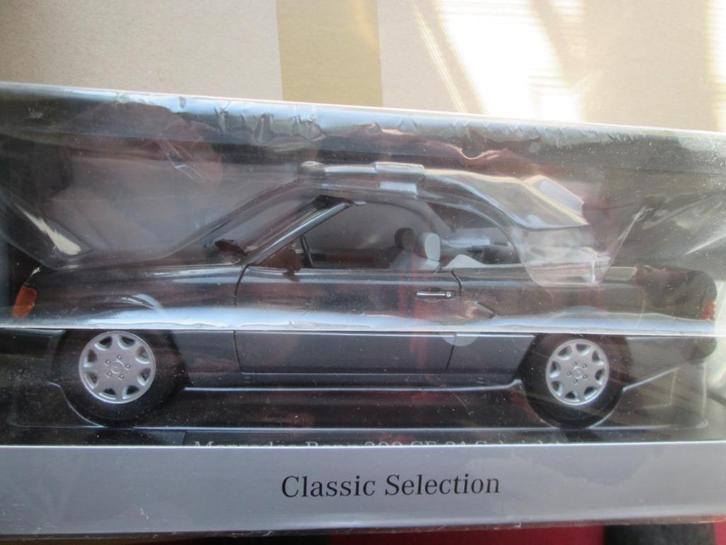 Norev Mercedes Benz 300 CE 24 Cabrio schwarzblaum.  1:18, Hobby en Vrije tijd, Modelauto's | 1:18, Zo goed als nieuw, Auto, Norev