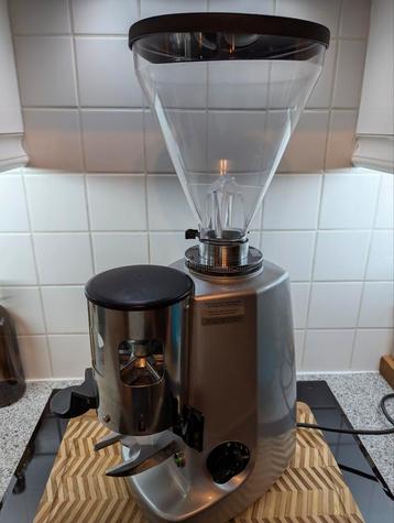 Mazzer Super Jolly automatic 64mm koffiemolen beschikbaar voor biedingen