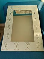 spiegel met matte rand en atletiekfiguren, Huis en Inrichting, Woonaccessoires | Spiegels, Ophalen, Minder dan 50 cm, Zo goed als nieuw