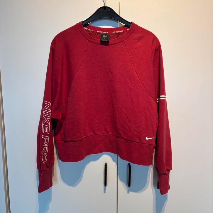 Nike Pro Sweatshirt  L Red Cropped Pullover Gym Long Sleeve, Kleding | Dames, Truien en Vesten, Zo goed als nieuw, Maat 42/44 (L)