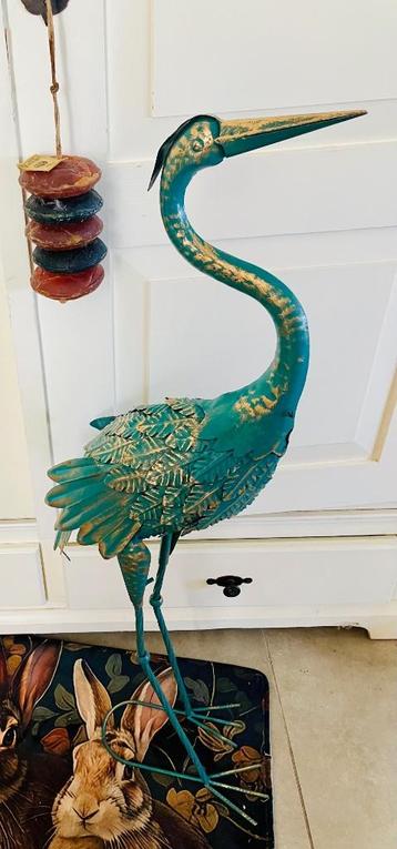 Tuinfiguur, grote  metalen reiger beschikbaar voor biedingen