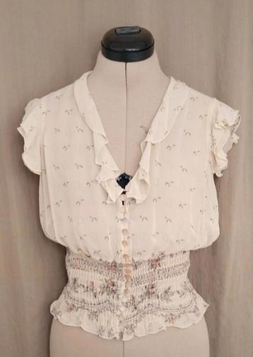 Heerlijke Caroll blouse maat 36-38 in lichte crèmekleurige c