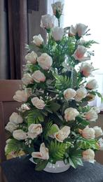 Groot bloemenstuk / bloemstuk met kunststof rozen bloemen, Intérieur, Enlèvement, Utilisé