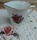 Vintage Frans melkkannetje met bordeaux rode roos, Antiek en Kunst, Ophalen of Verzenden