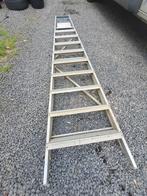 Ladder 10+1 treden goede staat lengte ongeveer 2.50 m, Bricolage & Construction, Échelles & Escaliers, Utilisé, Enlèvement ou Envoi