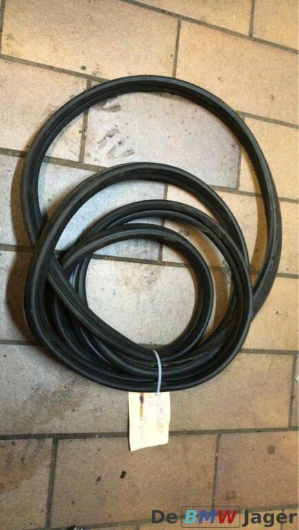 Achterklep rubber BMW 3 serie E91LCi touring 7119038, Auto-onderdelen, Klein materiaal, BMW, Gebruikt, Ophalen of Verzenden