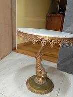 Petite table, Ophalen