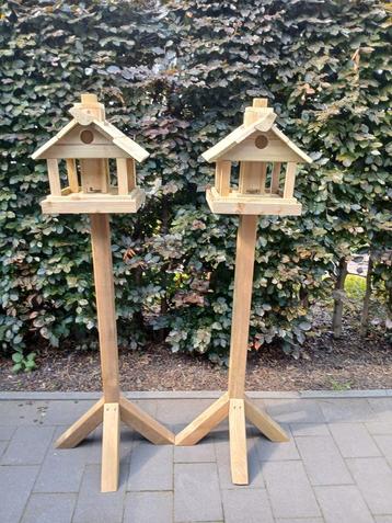 Mooie voeder huisjes  beschikbaar voor biedingen