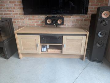 Stevig Eiken (tv) kastje afgewerkt met Natuursteen beschikbaar voor biedingen