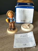 Hummel Goebel, jongen met bloemetje, Moederdag mei, Verzamelen, Ophalen of Verzenden, Zo goed als nieuw, Hummel
