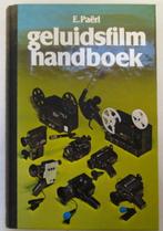 Boek : Geluidsfilm handboek - E. Paërl - 216 blz - 1977, E. Paërl, Fotograferen en Filmen, Zo goed als nieuw, Verzenden