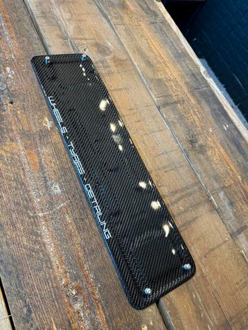 Carbon nummerplaathouder beschikbaar voor biedingen