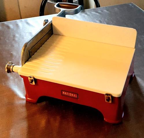 Vintage kaassnijmachine, perfect werkend., Antiek en Kunst, Antiek | Keukengerei, Ophalen