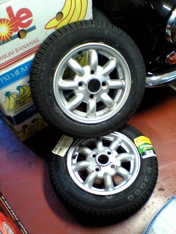 Jante MINILITE + Pneu monté d'origine MINI AUSTIN ROVER Neuf, Autos : Pièces & Accessoires, Pneus & Jantes, Pneus et Jantes, Pneus été