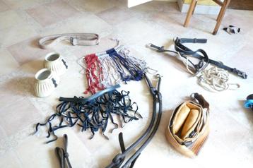 matériel équitation divers: gogue, cloche... beschikbaar voor biedingen