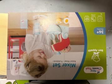 Houten speelgoed new classic toys beschikbaar voor biedingen