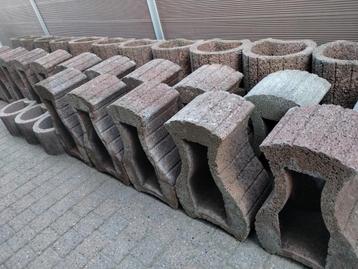 Betonnen bloembakken in goede staat! beschikbaar voor biedingen