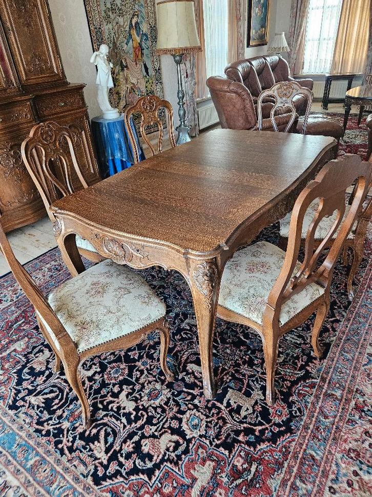 Eiken eetplaats in Luikse stijl, Huis en Inrichting, Complete eetkamers, Zo goed als nieuw, 6 tot 8 stoelen, Ophalen