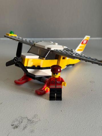 LEGO Mail Plane 60250 beschikbaar voor biedingen